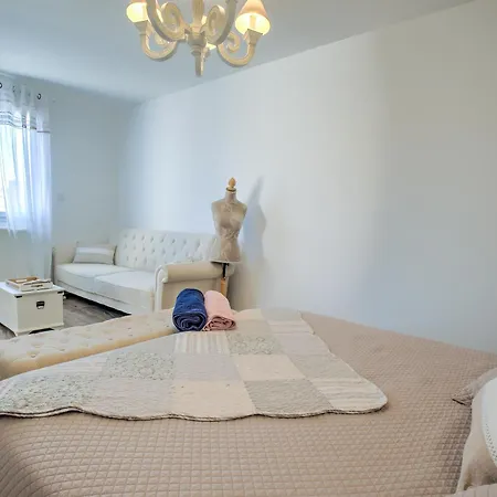 Au Des Vignes Couette-café